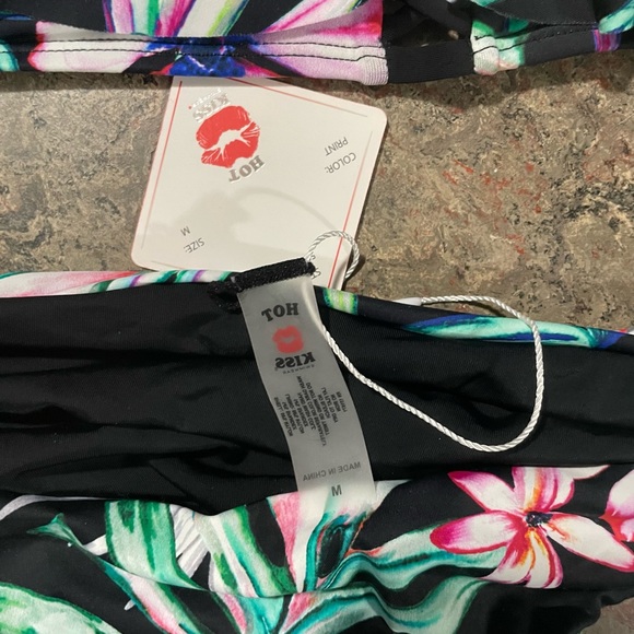 NWT Hot Kiss bikini set- Medium - Picture 4 of 4